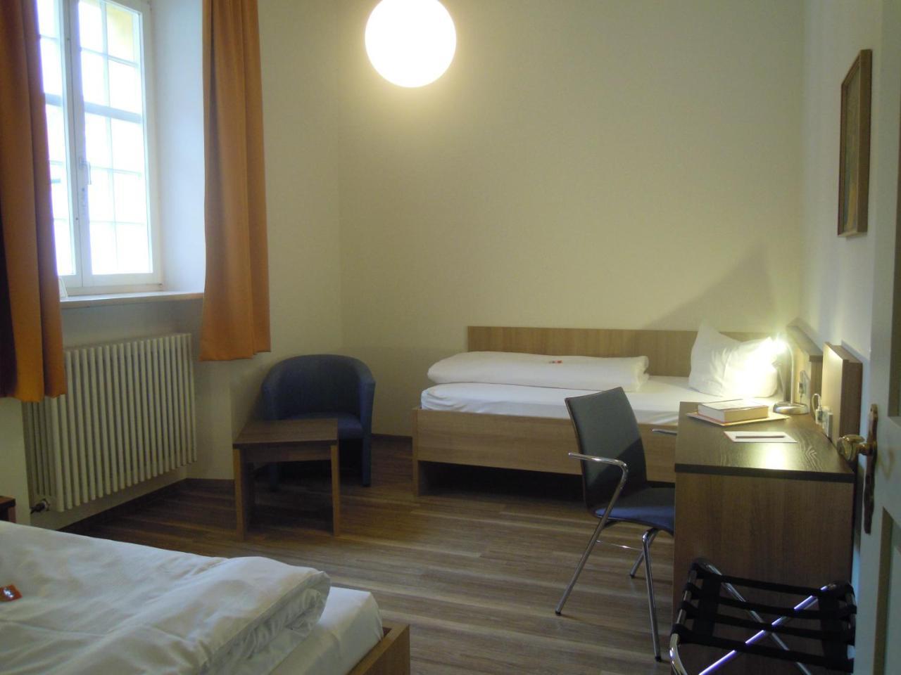 Tagungshaus Im Kloster Neresheim Hotel Esterno foto