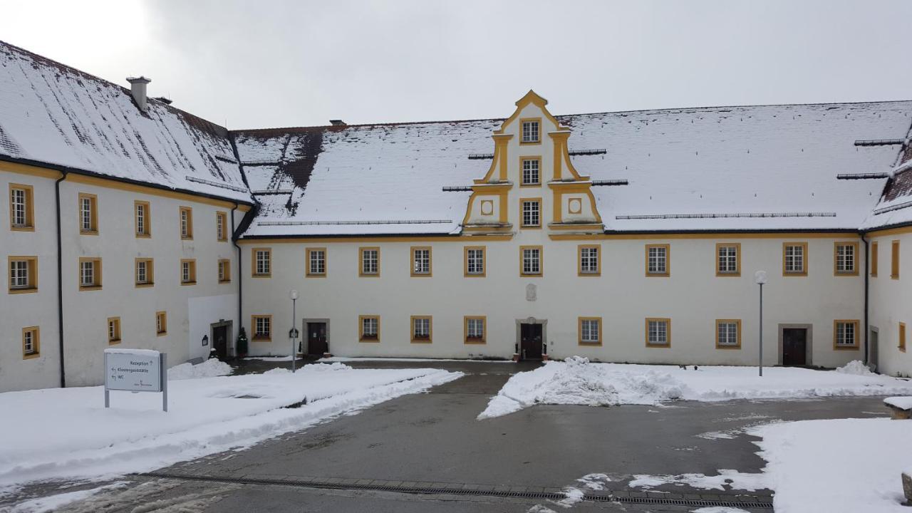 Tagungshaus Im Kloster Neresheim Hotel Esterno foto